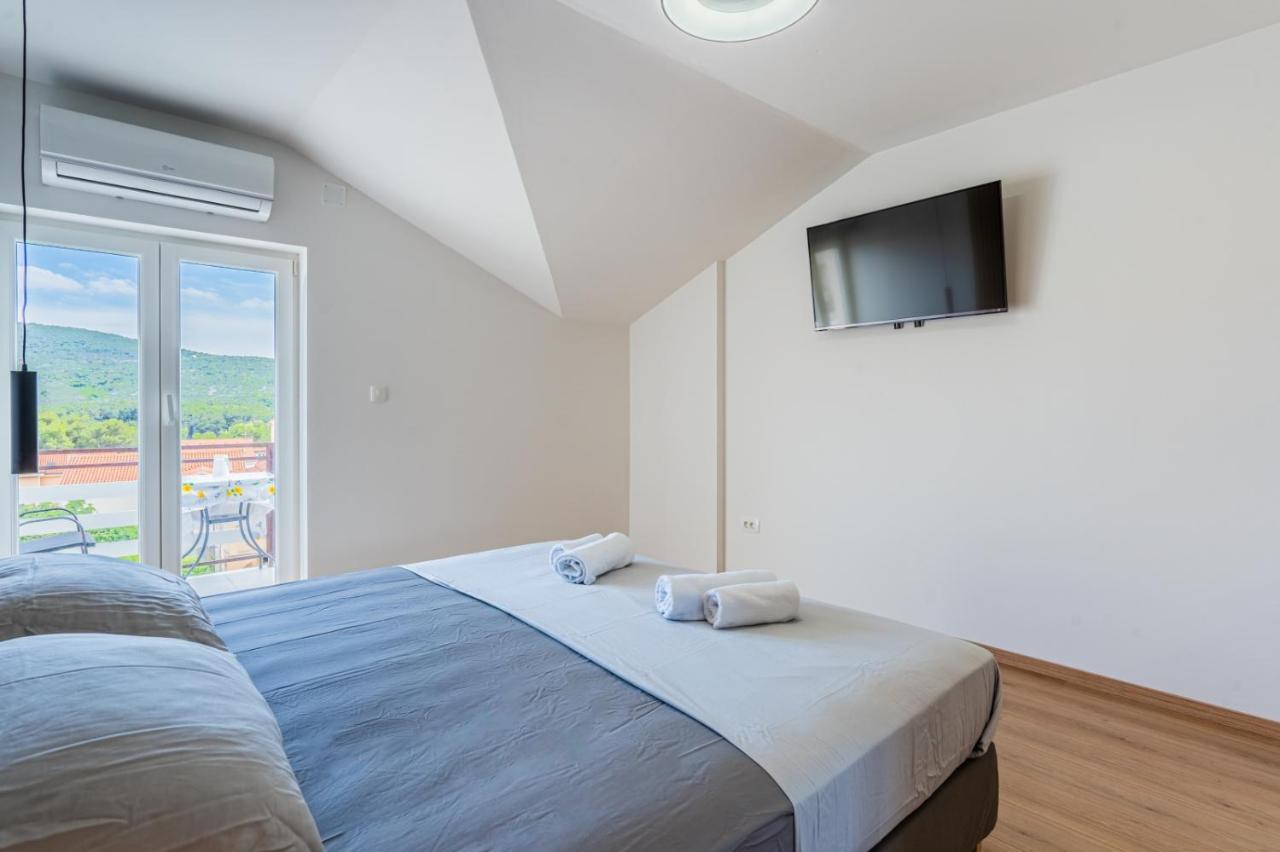 Room In Cres With Sea View, Balcony, Air Conditioning, Wifi 4249-4 Εξωτερικό φωτογραφία